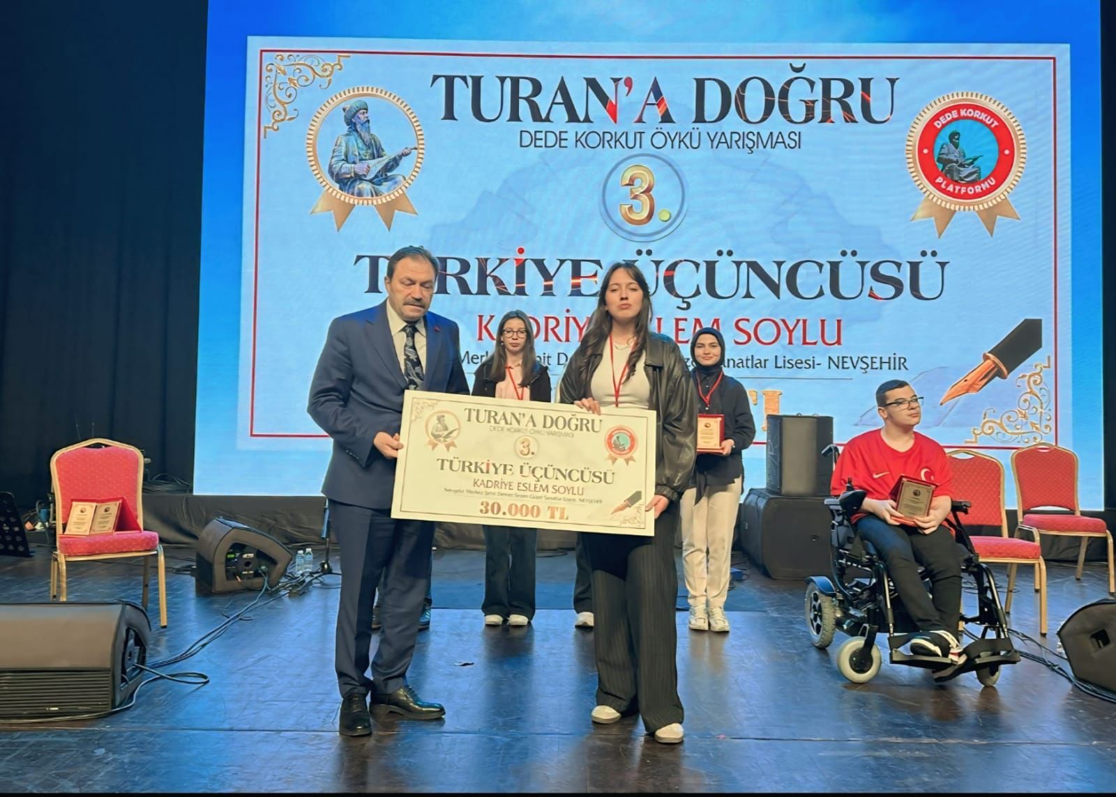ŞEHİT DEMET SEZEN GÜZEL SANATLAR LİSESİ ÖĞRENCİSİ TÜRKİYE 3.SÜ OLDU